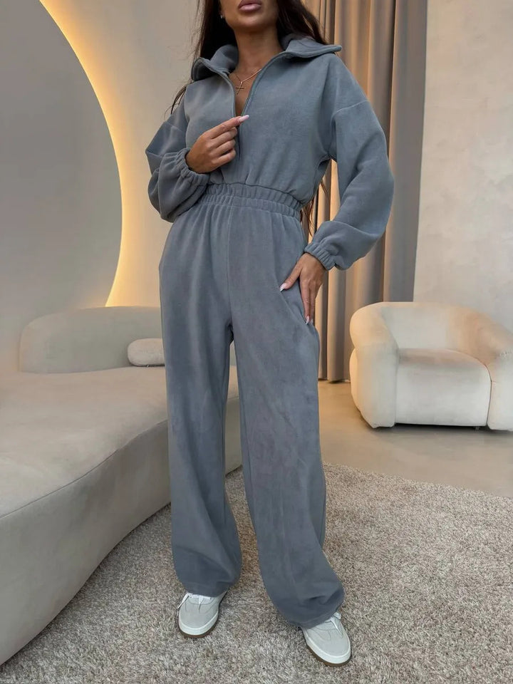 Damen Oversized Loungewear-Jumpsuit mit halbem Reißverschluss und elastischer Taillenraffung – Solévia
