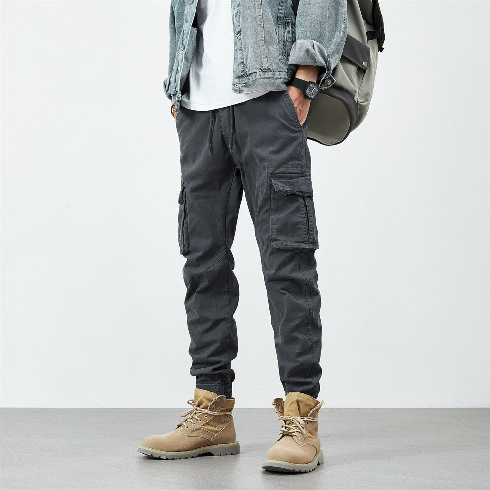 Herren funktionale Cargo-Hose mit elastischen Bündchen und zahlreichen praktischen Taschen Echoarchiv