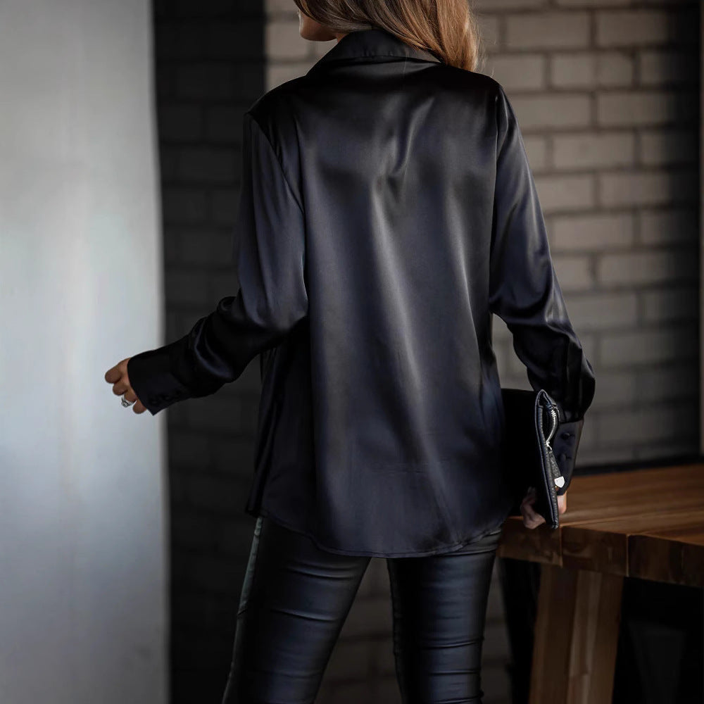 Damen Elegante Seidenbluse mit tiefem V-Ausschnitt und überschnittenen Ärmeln Echoarchiv
