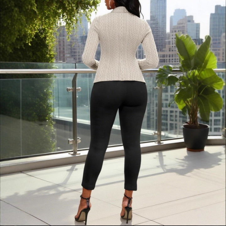 Damen Taillierter Strickblazer mit Schalkragen und Zopfstrickstruktur – Valéne