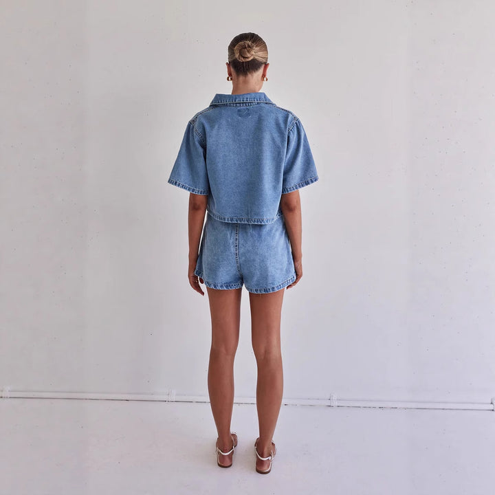 Damen Denim-Kurzjacke mit passendem Rock im lässigen Stil Echo Archiv