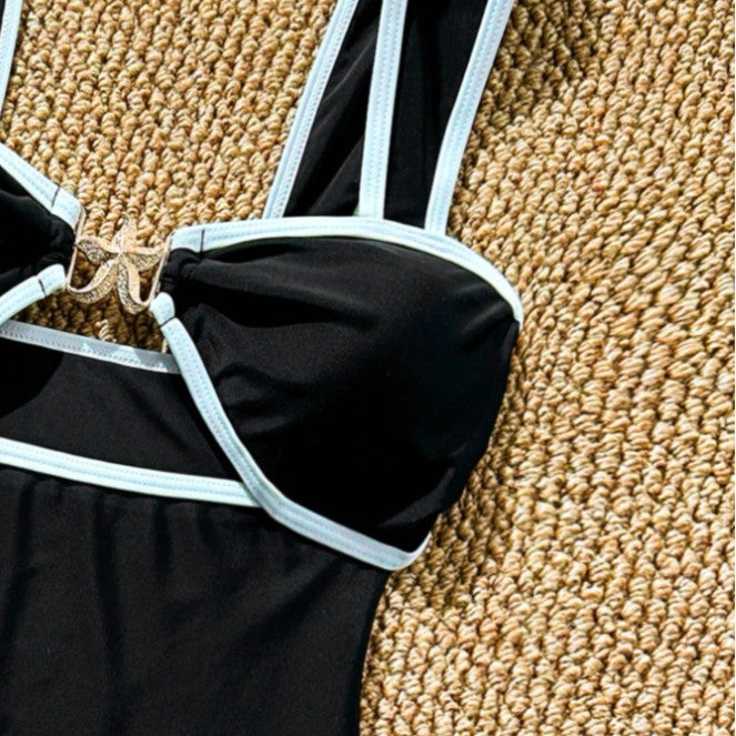 Damen Eleganter Einteiler Badeanzug mit kunstvollen Cut-Out-Details Echo Archiv