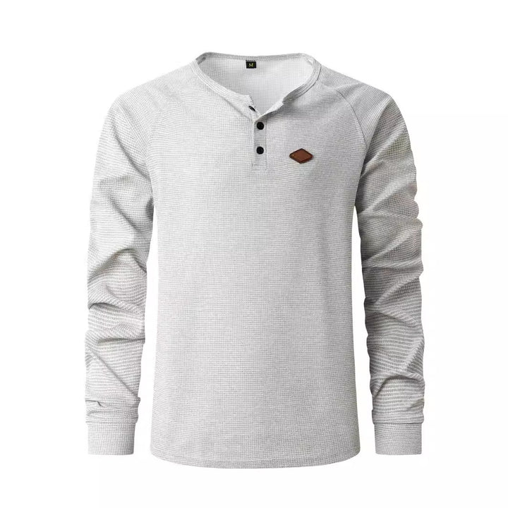 Herren Langarm-Henley-Shirt mit strukturiertem Gewebe und modischen Knopfdetails Echoarchiv