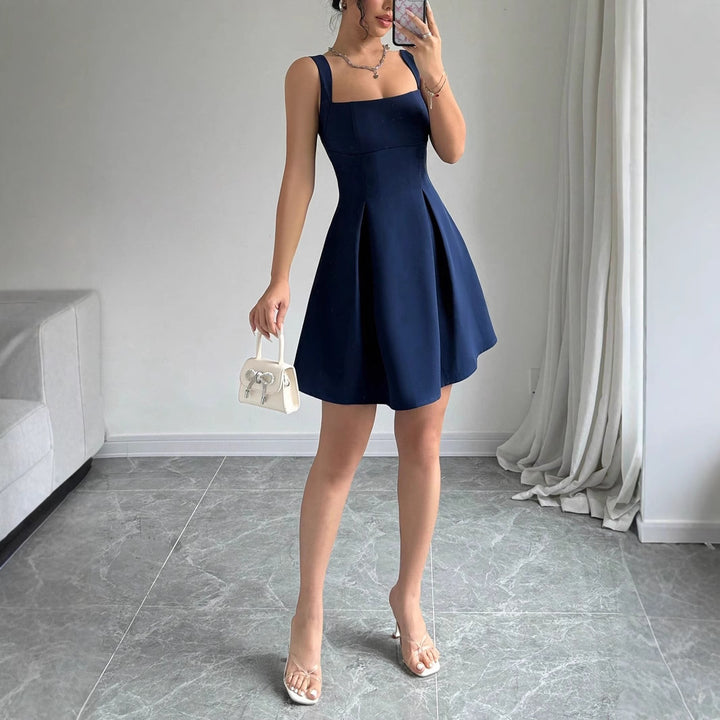 Damen Ballkleid mit quadratischem Ausschnitt und schwingendem Rock Echo Archiv