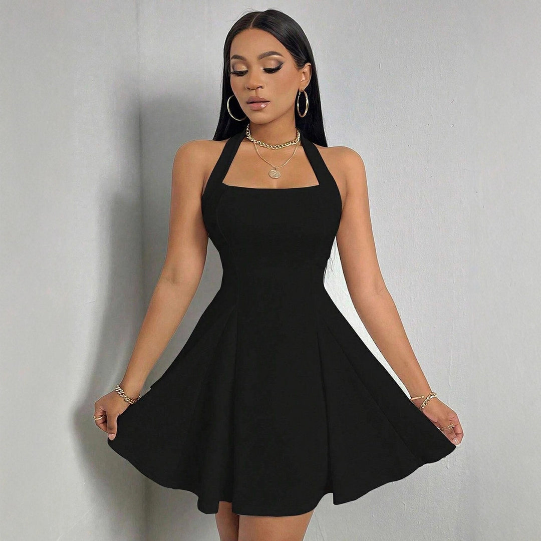 Damen Kleid mit Halterneck und schwingendem Saum Echo Archiv