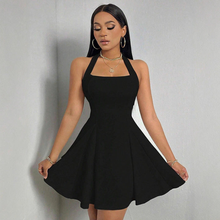 Damen Kleid mit Halterneck und schwingendem Saum Echo Archiv