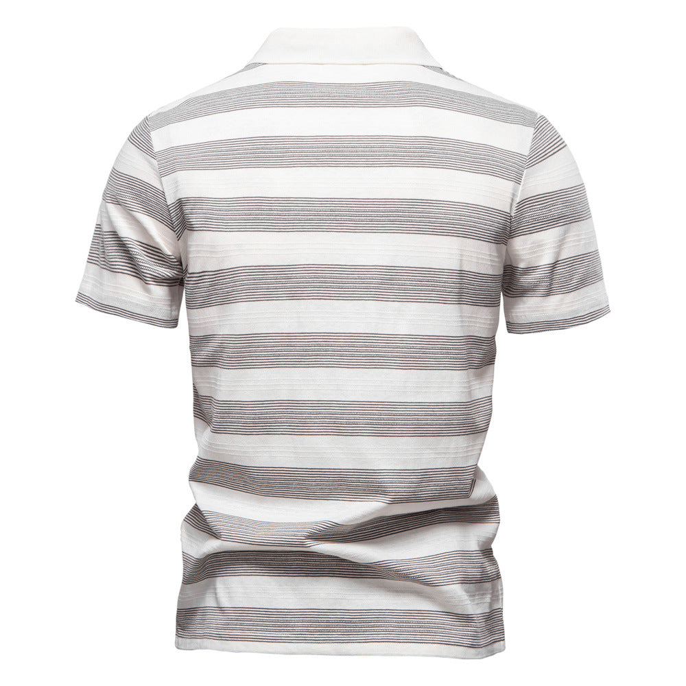 Herren Polo-Shirt mit stylischem V-Ausschnitt und modernem Streifenmuster Echoarchiv
