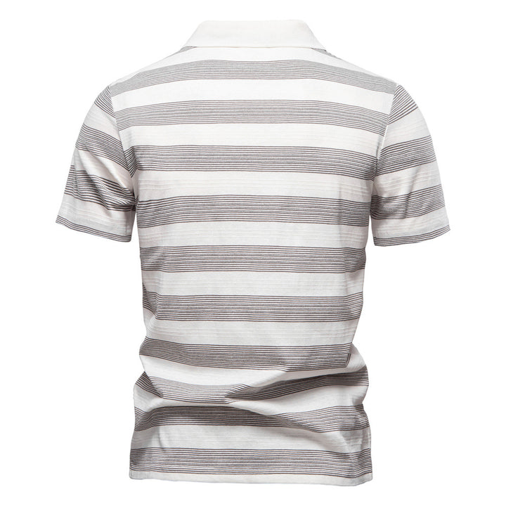 Herren Polo-Shirt mit stylischem V-Ausschnitt und modernem Streifenmuster Echoarchiv