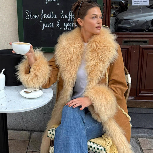 Damen Langer Shearling‑Imitatmantel mit voluminösem Schalkragen und Plüschmanschetten Echoarchiv