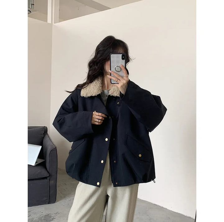 Damen Kurze Oversize-Boxy-Jacke mit Teddykragen und Druckknopfverschluss Echoarchiv