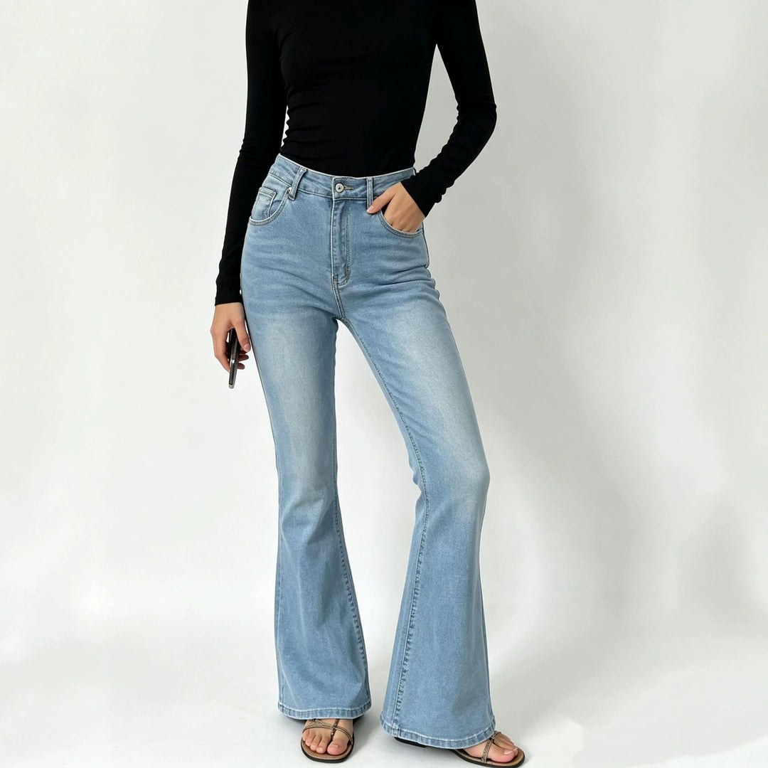 Damen nan hochgeschnittene Jeans mit schmaler Hüftpartie und weitem Schlag mit elastischem Bund Echo Archiv