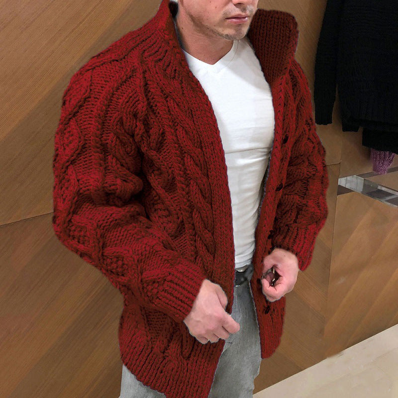 Herren Grober Zopfstrick-Cardigan mit hohem Stehkragen und Hornknöpfen Echo Archiv