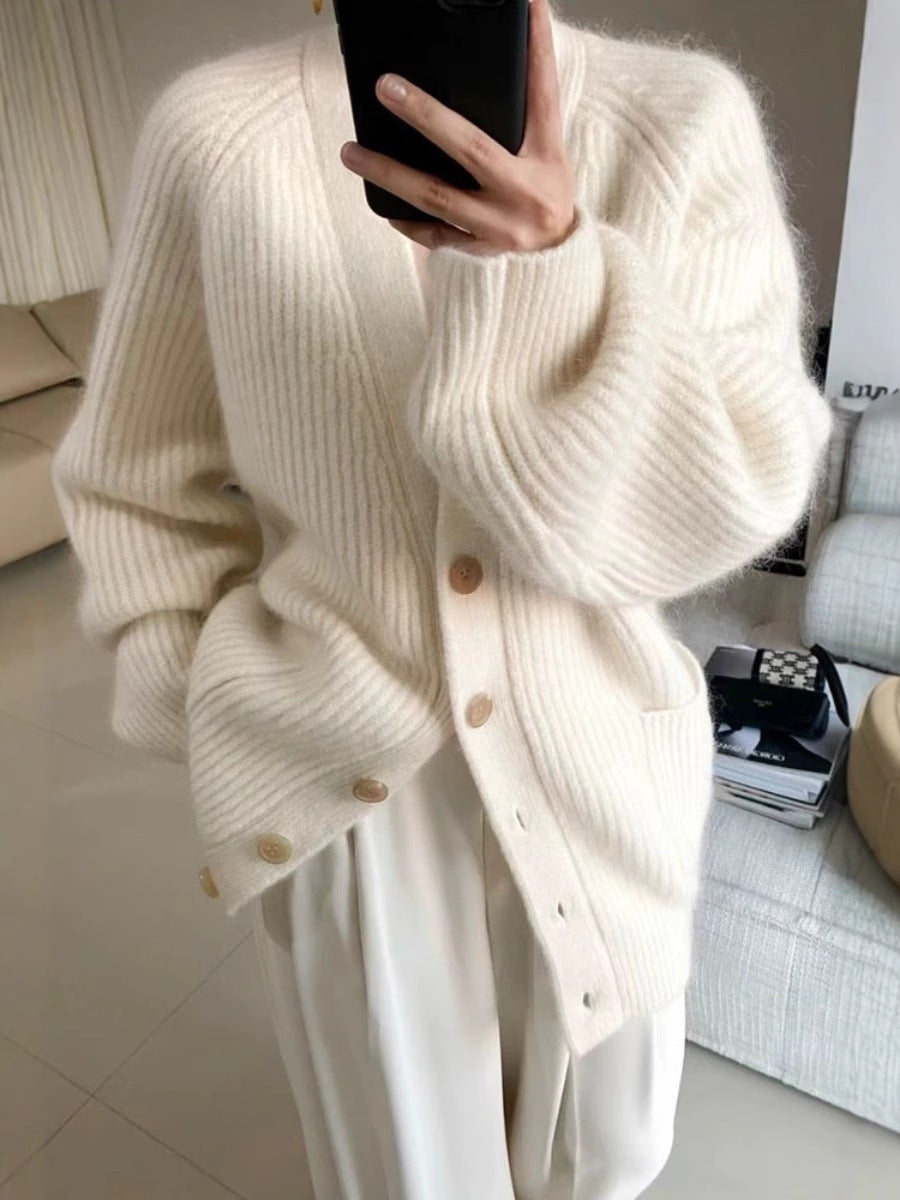 Damen Langer Oversize-Cardigan aus weichem Rippstrick mit Holzknopfleiste Echoarchiv