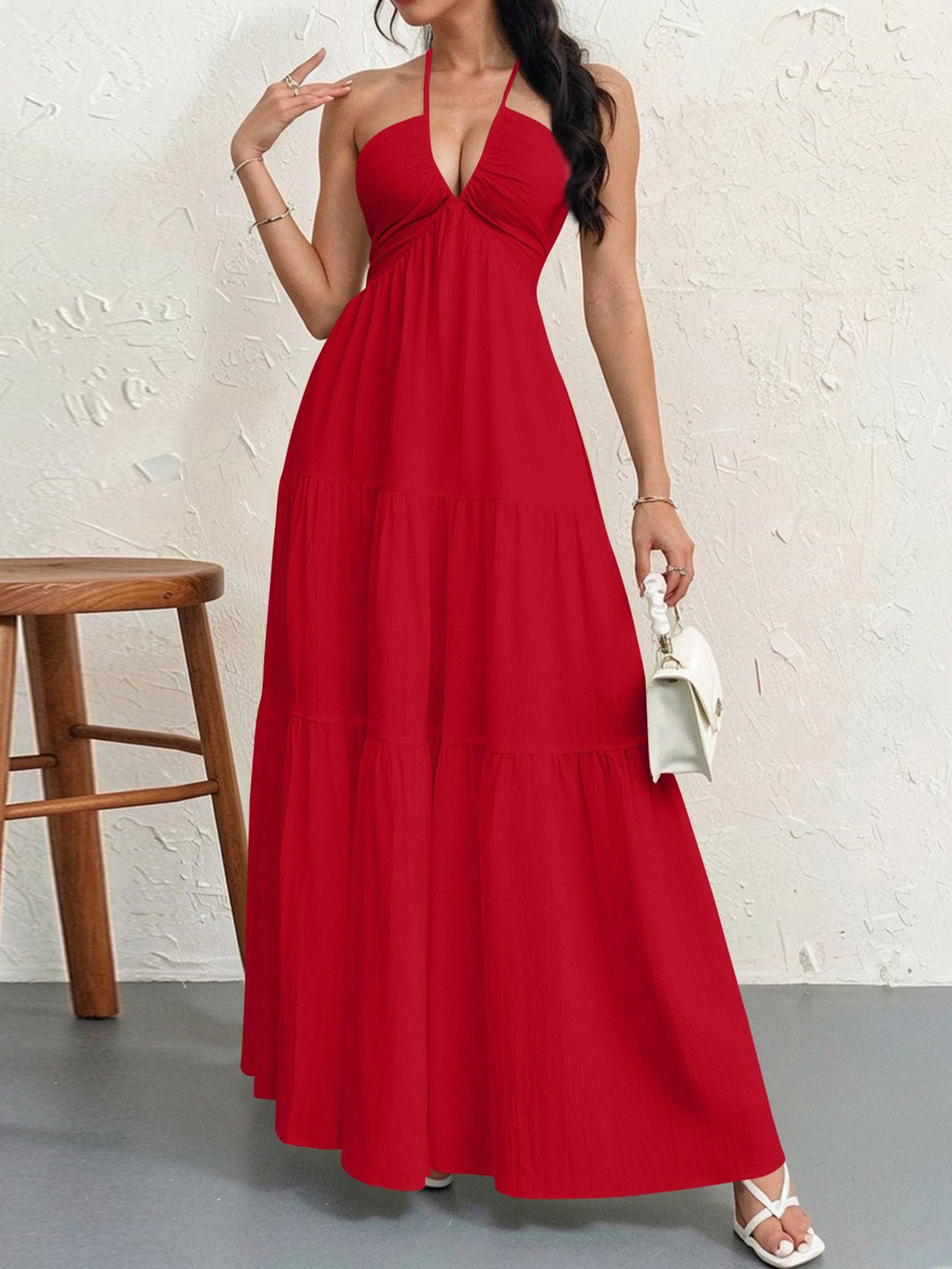 Damen Maxikleid mit tiefem V-Ausschnitt und luftiger Silhouette Echo Archiv