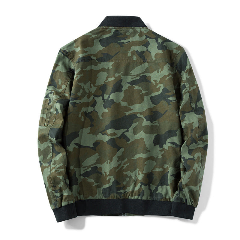 Herren Military-Camo Bomberjacke mit Patch-Details, Ärmeltasche und gerippten Bündchen – Brevano