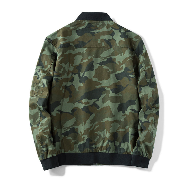 Herren Military-Camo Bomberjacke mit Patch-Details, Ärmeltasche und gerippten Bündchen – Brevano