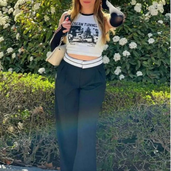 Damen Crop-Top mit kreativem Grafikdruck und sportlichem Design Echo Archiv