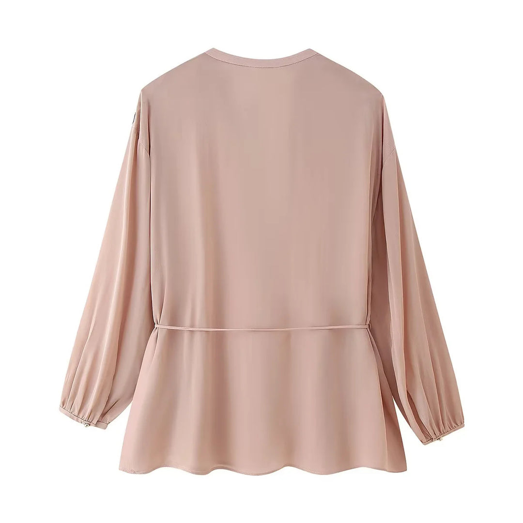 Damen nan elegante Bluse mit Perlenknopfleiste, Taillenzug und leichtem Schößchen Echo Archiv