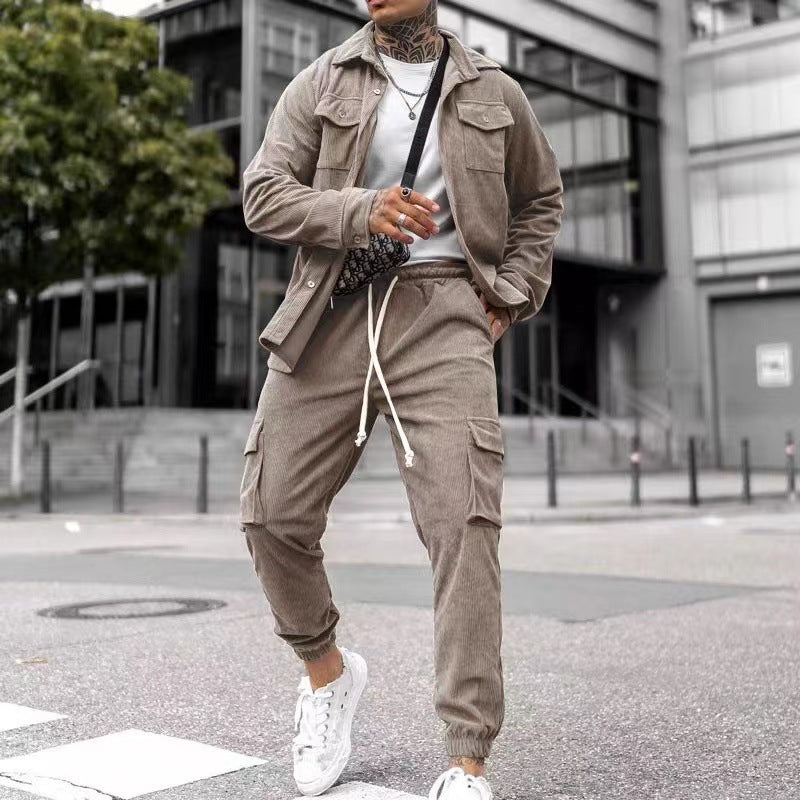 Herren modische Cargohose mit praktischem Schnitt und lässiger Jacke Echoarchiv
