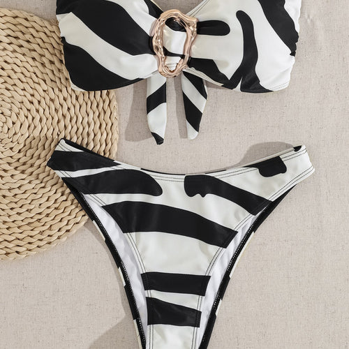 Damen Bandeau-Bikini mit modischem Schnallen-Detail und asymmetrischem Schnitt Echo Archiv
