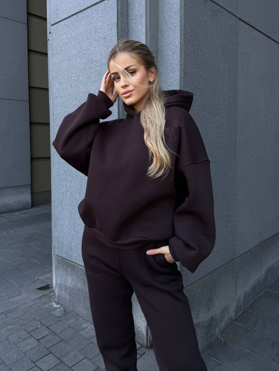 Damen Oversized-Fleece-Sweatset mit Kapuze und konisch zulaufender Jogginghose – Avérine