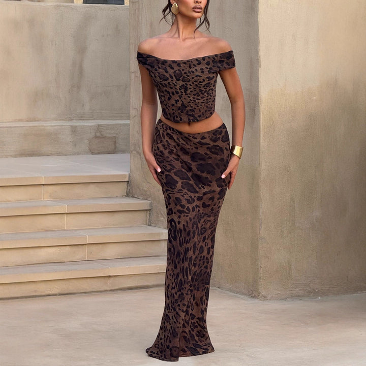 Damen Elegantes Maxikleid mit schulterfreiem Design und Leopardenmuster Echo Archiv