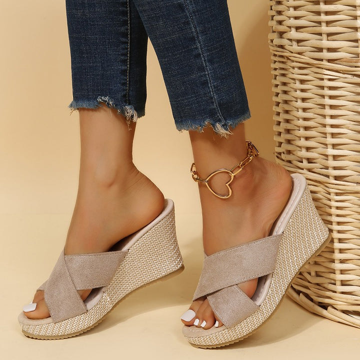 Damen nan Keilsandalen mit geflochtener Bastsohle und gekreuzten Veloursriemen Echo Archiv