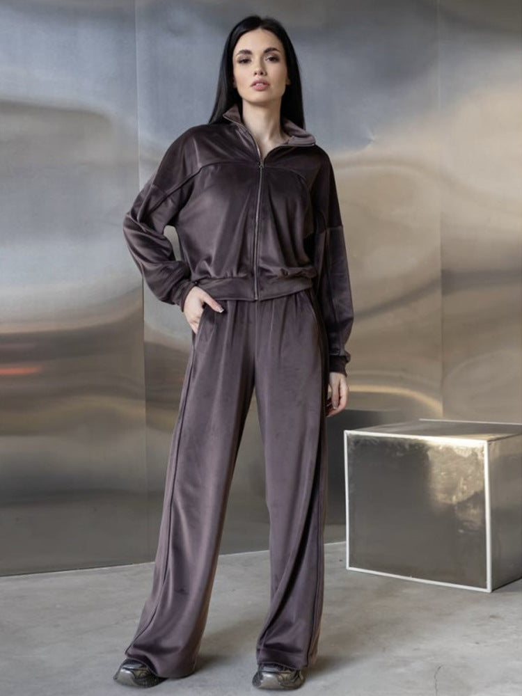 Damen ausgestelltes Velours-Jogginganzug-Set mit kurzer Reißverschlussjacke und hochtaillierter Kordelhose – Avérine