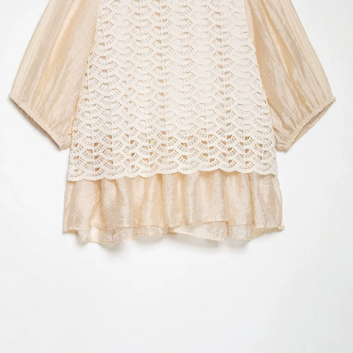 Damen Häkel-Overlay-Bluse mit Volant-Underlayer und Puffärmeln Echo Archiv
