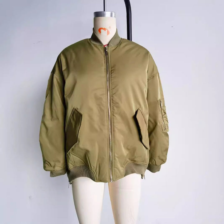 Damen nan oversized Bomberjacke mit wattiertem Kontrastfutter, Ärmelreißverschluss und verlängertem Saum Echo Archiv