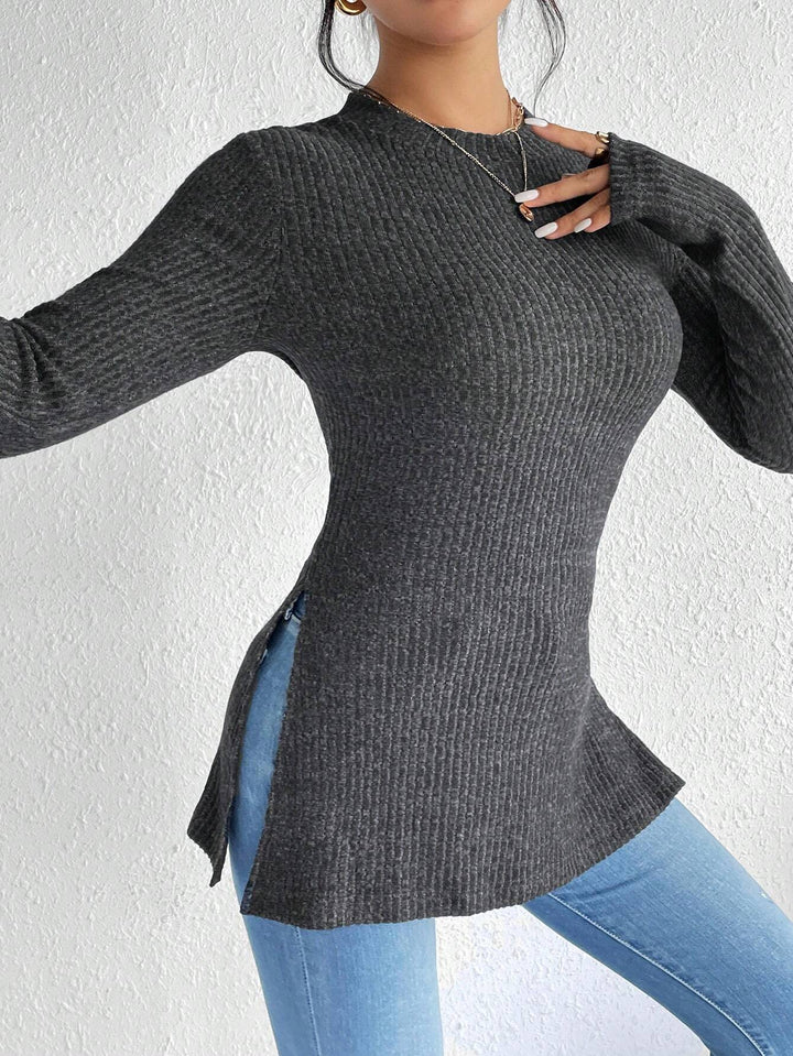Damen Gerippter Taillierter Feinstrick-Pullover mit Stehkragen, langen Ärmeln und Seitenschlitzen Echoarchiv