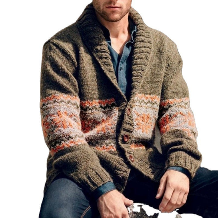 Herren Strickjacke mit hohem Kragen und farbenfrohem Muster Echoarchiv
