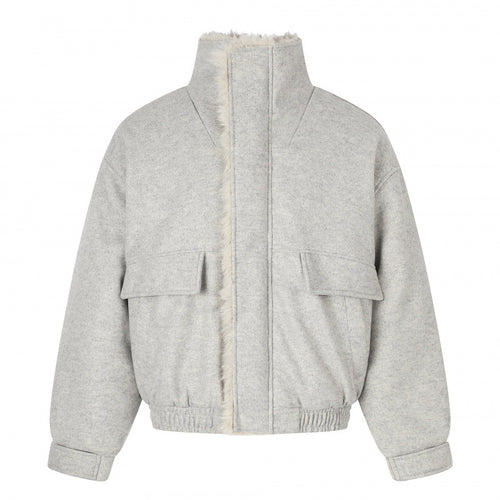 Damen Kurzer Wollmix‑Blouson im Flight‑Style mit Teddyfutter und aufgesetzten Pattentaschen Echo Archiv