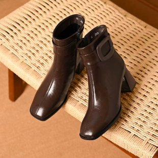 Damen Elegante Stiefeletten mit Blockabsatz und Schnallen-Detail Echo Archiv