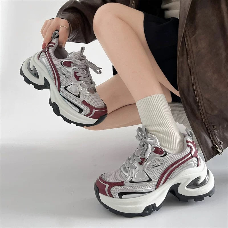 Damen Skulpturale Platform‑Sneaker mit Multi‑Layer Mesh‑ und PU‑Mix – Névara