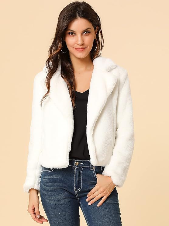 Damen Kurzblouson aus samtigem Faux‑Fur mit fallendem Revers und figurfreundlichem Cropped‑Schnitt Echo Archiv