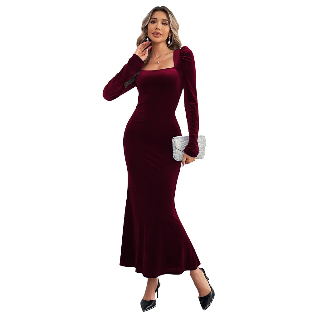 Damen figurbetontes Samtkleid mit quadratischem Ausschnitt, dezenten Puffschultern und leicht ausgestelltem Fishtail-Saum – Élara