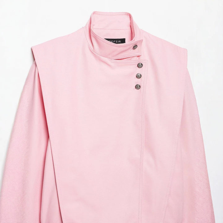 Damen Taillierte Cropped-Jacke mit asymmetrischem Stehkragen und dekorativen Druckknöpfen Echo Archiv