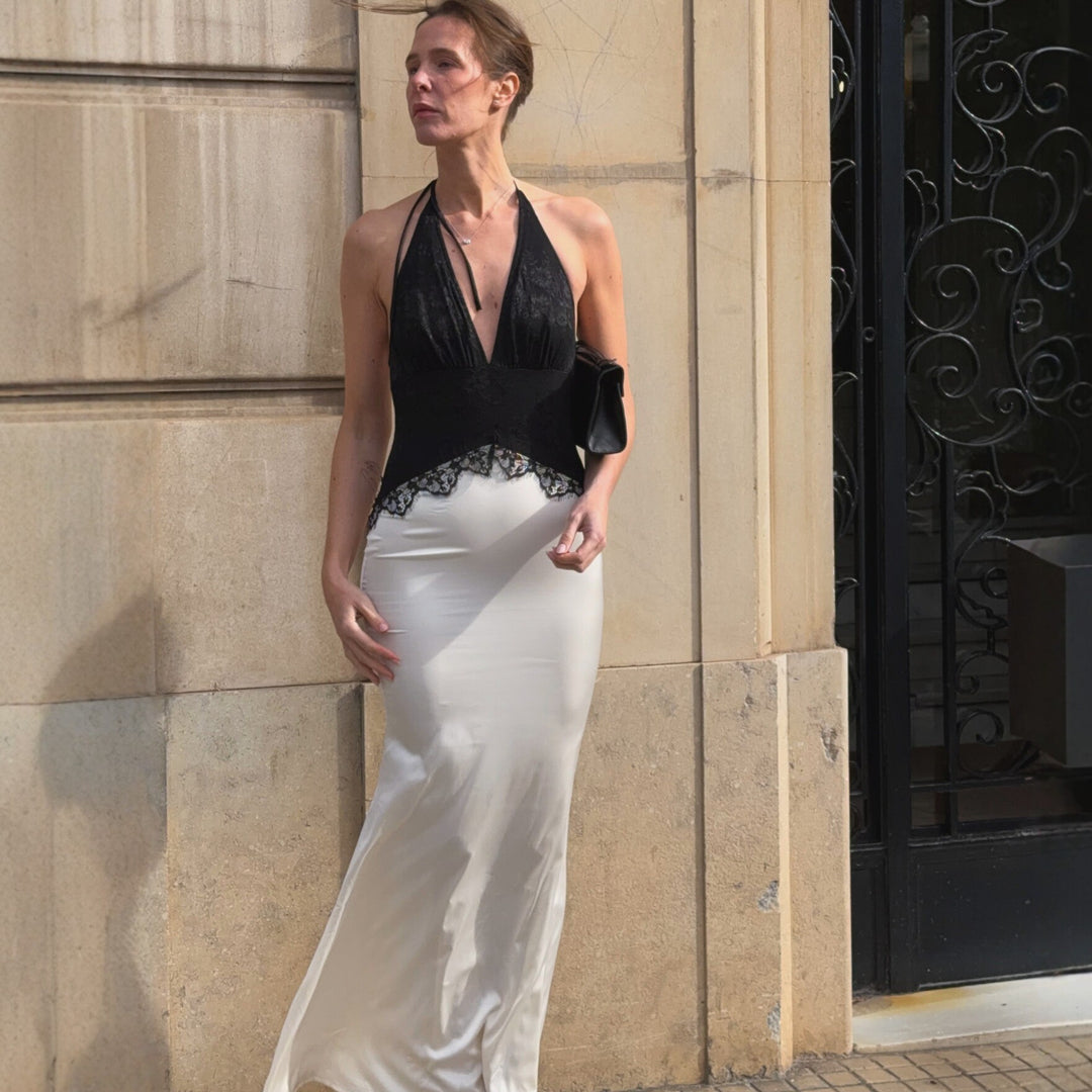 Damen Schickes Maxikleid mit Spitzenoberteil und V-Ausschnitt Echo Archiv
