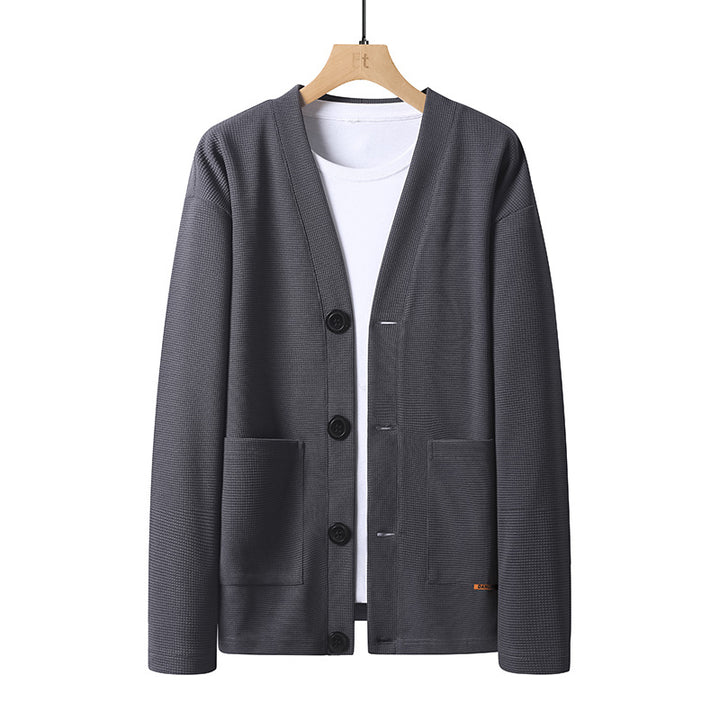 Leichte Strickjacke für Herren mit V-Ausschnitt, Knopfleiste und aufgesetzten Taschen – Marzano