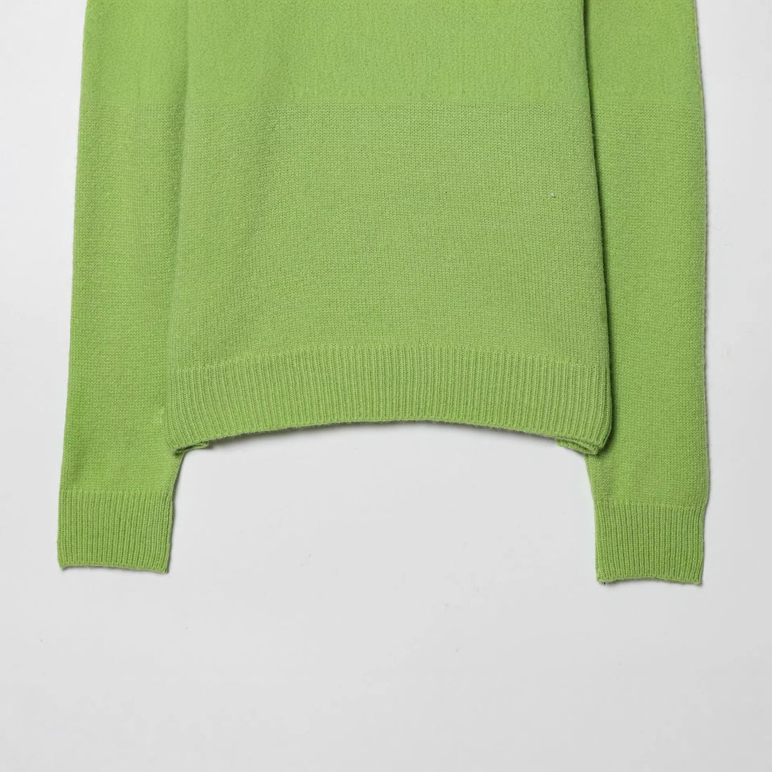 Damen gerippter Strickpullover mit halbem Reißverschluss, großem Kontrastkragen und gestreifter Brustpartie – Mavelle