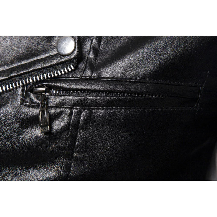 Herren Biker-Lederjacke mit asymmetrischem Reißverschluss und stylischen Nieten Echoarchiv