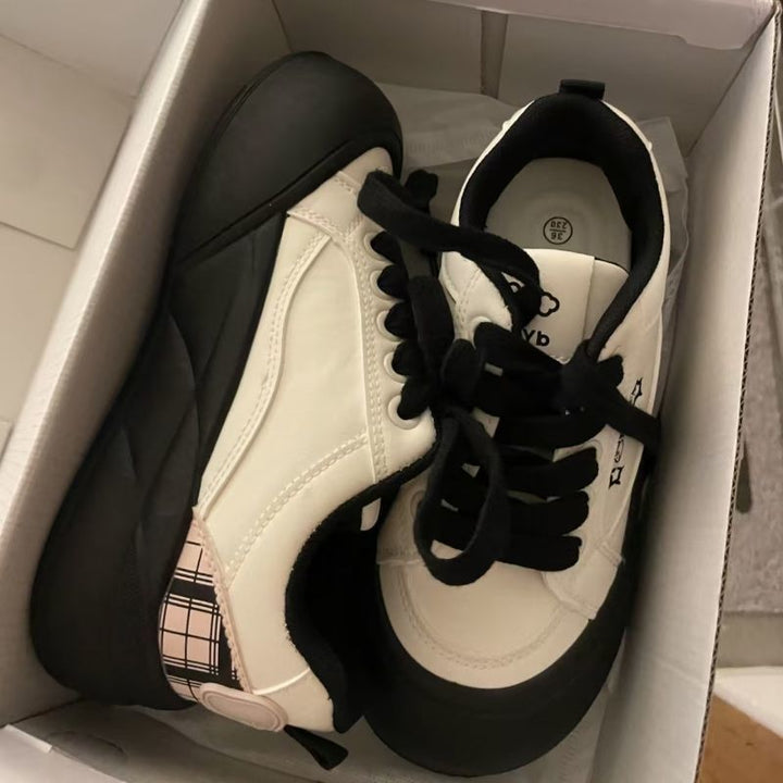 Damen Hochfront Sneaker mit trendigem Plateau und Sternen-Applikationen Echo Archiv