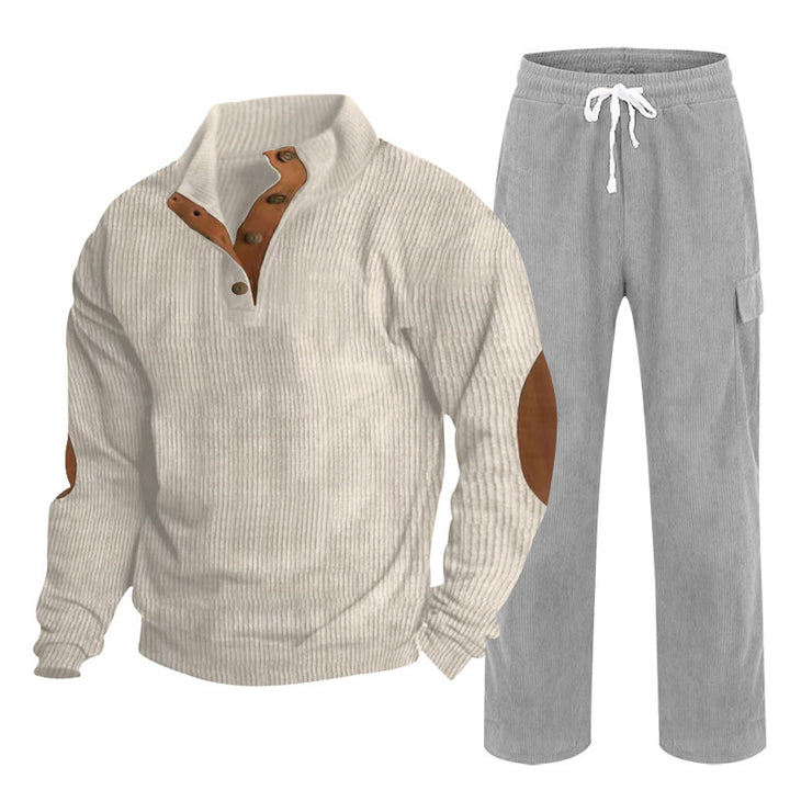 Herren nan Strick-Freizeitset mit Knopfleiste und Ellenbogenaufnähern sowie Cord-Cargohose Echo Archiv