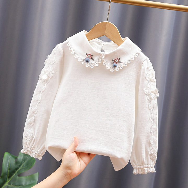 Mädchen Bluse mit elegantem Spitzenkragen und filigranen Akzenten Echo Archiv