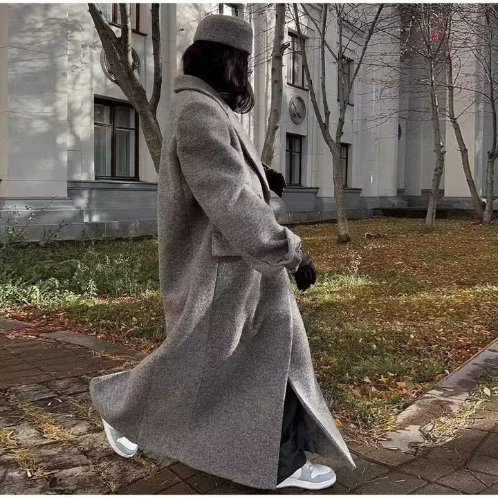 Damen extra langer Oversize-Wollmix-Mantel mit Schalkragen, doppelreihiger Knopfleiste und aufgesetzten Pattentaschen – Montévia