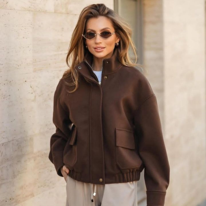 Damen Kurzblouson aus Wollmix im Utility‑Look mit Stehkragen, Klappentaschen und elastischem Saum Echo Archiv