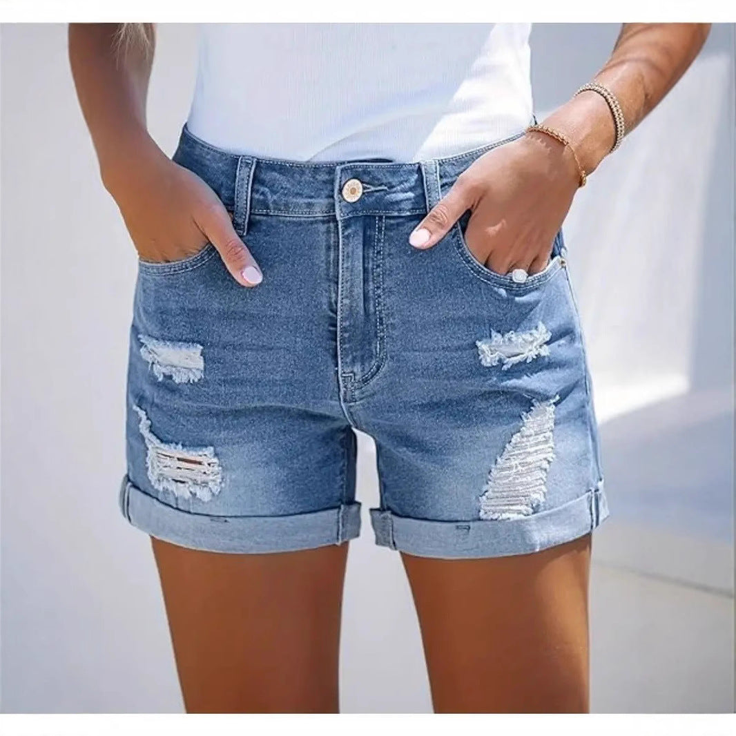 Damen kurze Destroyed Denim-Shorts im lässigen Look mit umgeschlagenen Säumen und stylischen Rissdetails Echo Archiv