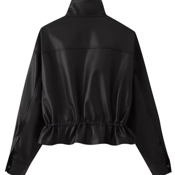 Damen Kurz geschnittener Kunstleder-Blouson mit hohem Stehkragen, Brustpatten und Tunnelzug Echo Archiv