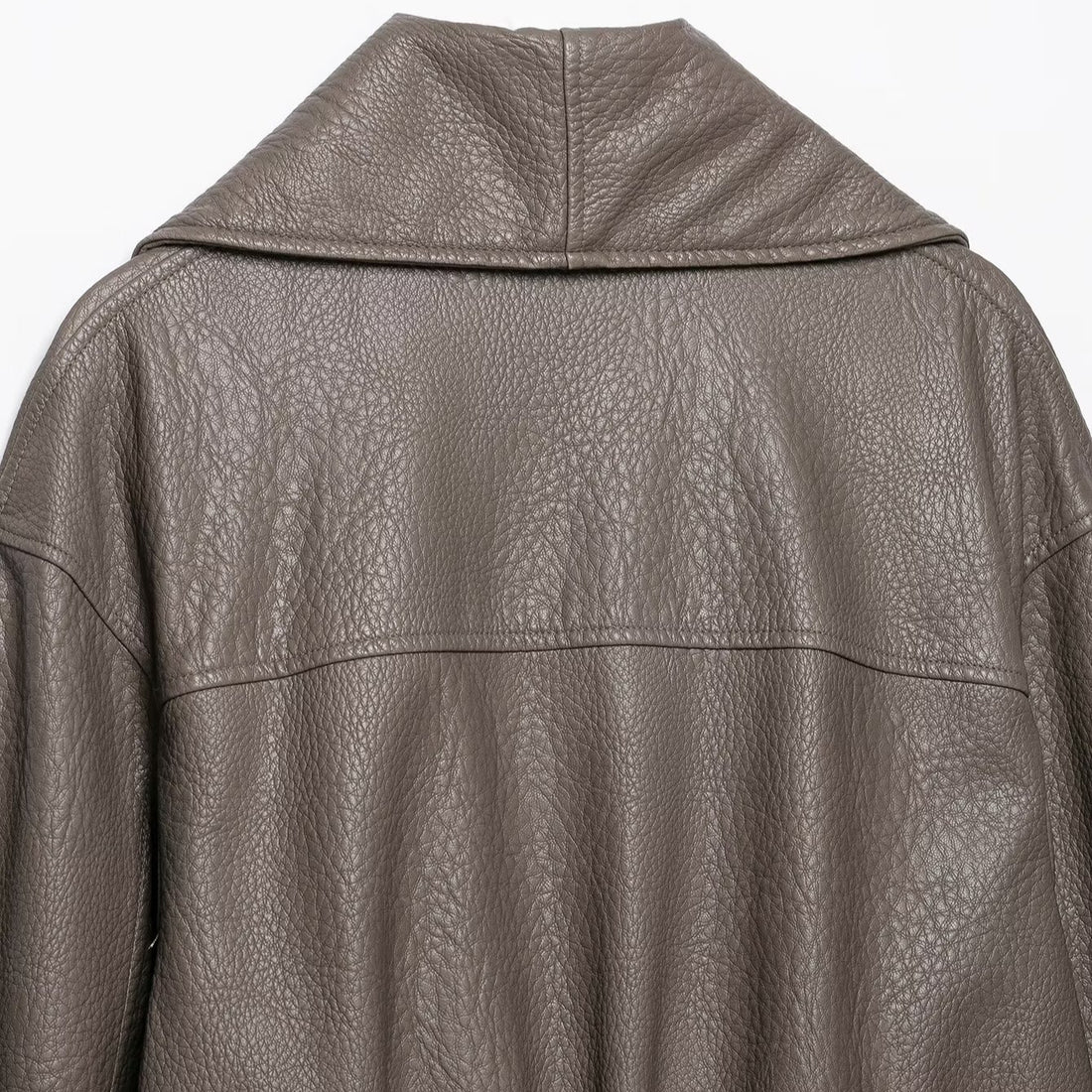 Damen Kurze Taillierte Lederoptik-Jacke mit übergroßem Schalkragen und gerafftem Bund Echoarchiv
